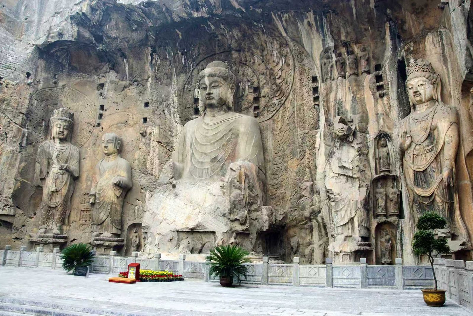 龍門石窟・奉先寺の盧舎那大仏